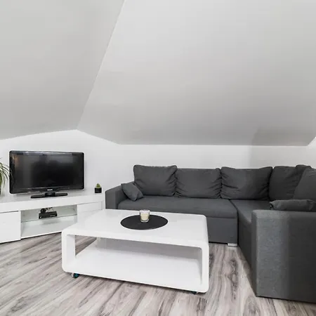 Apartment Center Mayess Aparment *